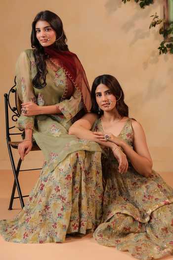 Buy_Anshu Wadhwa_Green Organza, Chanderi V-neck Hand Embroidered Sharara Set 