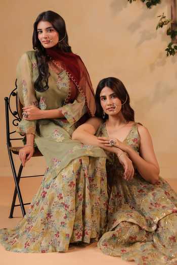 Shop Anshu Wadhwa Green Organza, Chanderi V-neck, Yes Applique Embroidered Kurta And Sharara Set Online at Aza Fashions Shop_Anshu Wadhwa_Green Organza, Chanderi V-neck, Yes Applique Embroidered Kurta And Sharara Set _Online_at_Aza_Fashions
