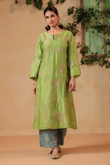 Anshu Wadhwa Embroidered Chanderi Kurta & Pant Set 
