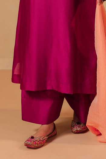 Anshu Wadhwa_Wine Chanderi V-neck Embroidered Kurta Set _Online_at_Aza_Fashions