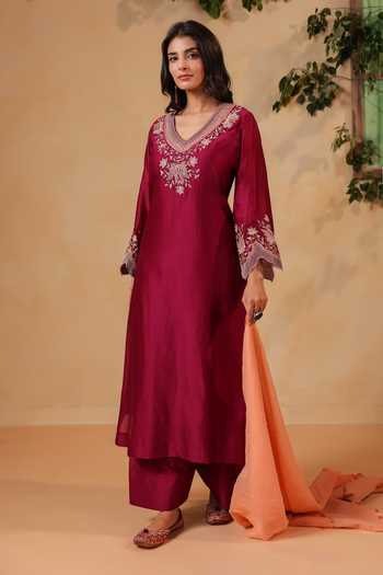 Anshu Wadhwa Embroidered Chanderi Kurta Set 