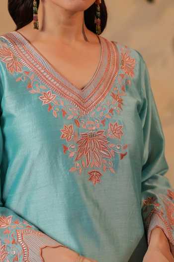 Shop_Anshu Wadhwa_Blue Chanderi V-neck, Yes Embroidered Kurta Set _Online_at_Aza_Fashions