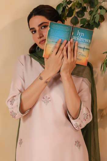 Shop Anshu Wadhwa Pink Satin, Linen V-neck Hand Embroidered Kurta Set Shop_Anshu Wadhwa_Pink Satin, Linen V-neck Hand Embroidered Kurta Set