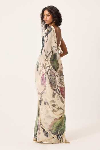 Buy Kharakapas Off White Kota Doria, Muslin V-neck Avery Floral Painted Saree With Blouse Online at Aza Fashions Buy_Kharakapas_Off White Kota Doria, Muslin V-neck Avery Floral Painted Saree With Blouse _Online_at_Aza_Fashions