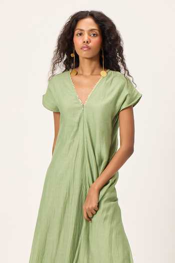 Buy Kharakapas Green Chanderi V-neck Emma Wide Legged Jumpsuit Online at Aza Fashions Buy_Kharakapas_Green Chanderi V-neck Emma Wide Legged Jumpsuit _Online_at_Aza_Fashions