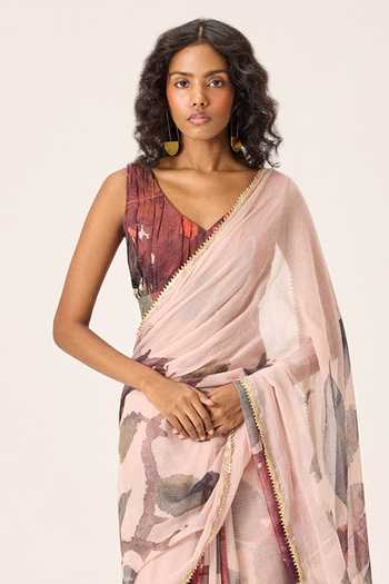 Kharakapas_Pink Kota Doria Ruya Floral Painted Saree _Online_at_Aza_Fashions
