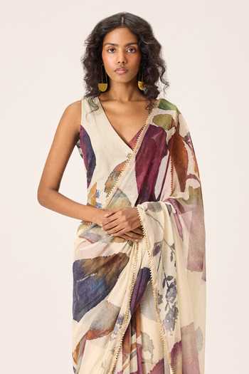 Kharakapas Cream Kota Doria Elea Floral Painted Saree Online at Aza Fashions Kharakapas_Cream Kota Doria Elea Floral Painted Saree _Online_at_Aza_Fashions