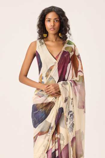 Shop_Kharakapas_Off White Kota Doria V-neck Elea Floral Painted Saree With Blouse _Online_at_Aza_Fashions