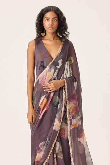Kharakapas_Purple Kota Doria V-neck Inara Floral Painted Saree With Blouse _Online_at_Aza_Fashions