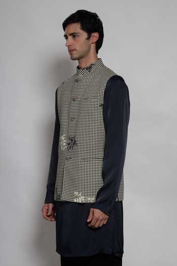 Shop Lacquer Embassy Black Cotton, Viscose, Rayon Shishir Bundi And Kurta Set Online at Aza Fashions Shop_Lacquer Embassy_Black Cotton, Viscose, Rayon Shishir Bundi And Kurta Set _Online_at_Aza_Fashions