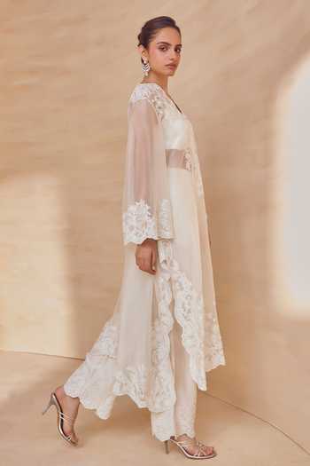 Pankaj & Nidhi Ivory Silk Organza Split V-neck, Yes Bloom Pearl Mist Kurta Set Online at Aza Fashions Pankaj & Nidhi_Ivory Silk Organza Split V-neck, Yes Bloom Pearl Mist Kurta Set _Online_at_Aza_Fashions
