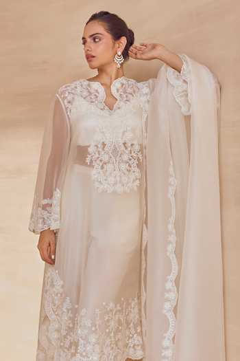 Shop Pankaj & Nidhi Ivory Silk Organza Split V-neck, Yes Bloom Pearl Mist Kurta Set Online at Aza Fashions Shop_Pankaj & Nidhi_Ivory Silk Organza Split V-neck, Yes Bloom Pearl Mist Kurta Set _Online_at_Aza_Fashions