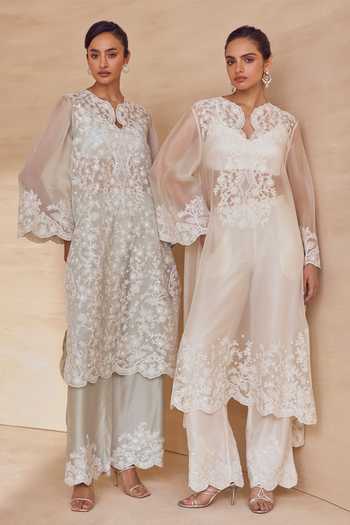 Shop Pankaj & Nidhi Ivory Silk Organza Split V-neck, Yes Bloom Pearl Mist Kurta Set Shop_Pankaj & Nidhi_Ivory Silk Organza Split V-neck, Yes Bloom Pearl Mist Kurta Set