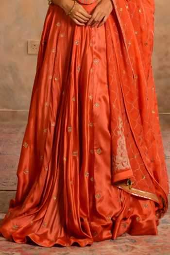 Studio Bagechaa Orange Silk, Cotton, Organza Sweetheart Neck Saaz Embroidered Corset Lehenga Set Online at Aza Fashions Studio Bagechaa_Orange Silk, Cotton, Organza Sweetheart Neck Saaz Embroidered Corset Lehenga Set _Online_at_Aza_Fashions