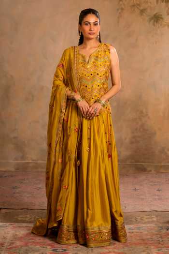Studio Bagechaa Kiran Embroidered Kurta Lehenga Set