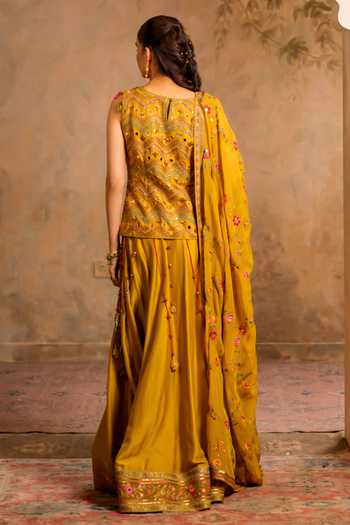 Studio Bagechaa Kiran Embroidered Kurta Lehenga Set