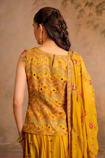 Studio Bagechaa Mustard Silk, Cotton, Organza V-neck Kiran Embroidered Kurta Lehenga Set at Aza Fashions Studio Bagechaa_Mustard Silk, Cotton, Organza V-neck Kiran Embroidered Kurta Lehenga Set _at_Aza_Fashions