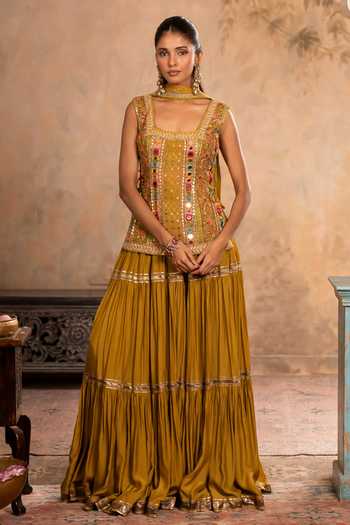 Studio Bagechaa Ziya Embroidered Kurta Skirt Set