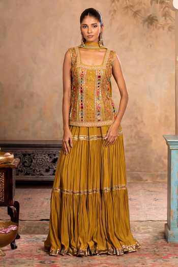 Studio Bagechaa Yellow Silk, Cotton, Organza Square Neck Ziya Embroidered Kurta Skirt Set Online at Aza Fashions Studio Bagechaa_Yellow Silk, Cotton, Organza Square Neck Ziya Embroidered Kurta Skirt Set _Online_at_Aza_Fashions