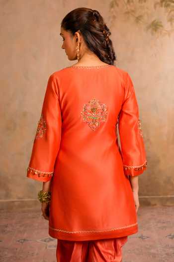 Studio Bagechaa Orange Cotton, Chanderi, Crepe V-neck, Yes Sia Peach Kurta And Dhoti Pant Set Online at Aza Fashions Studio Bagechaa_Orange Cotton, Chanderi, Crepe V-neck, Yes Sia Peach Kurta And Dhoti Pant Set _Online_at_Aza_Fashions