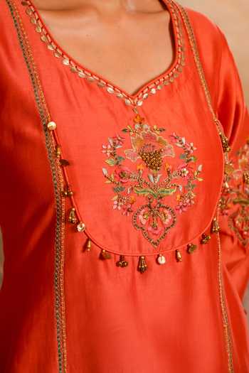 Shop Studio Bagechaa Orange Cotton, Chanderi, Crepe V-neck, Yes Sia Peach Kurta And Dhoti Pant Set Online at Aza Fashions Shop_Studio Bagechaa_Orange Cotton, Chanderi, Crepe V-neck, Yes Sia Peach Kurta And Dhoti Pant Set _Online_at_Aza_Fashions