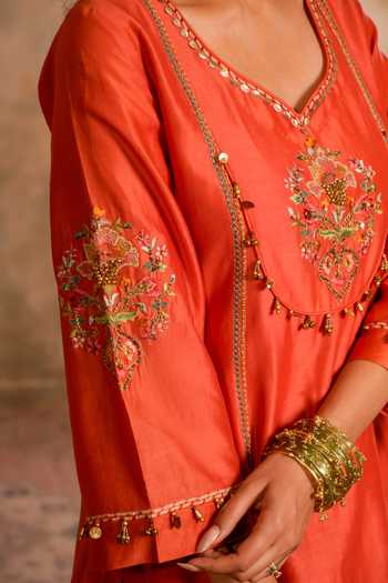 Studio Bagechaa Orange Cotton, Chanderi, Crepe V-neck, Yes Sia Peach Kurta And Dhoti Pant Set at Aza Fashions Studio Bagechaa_Orange Cotton, Chanderi, Crepe V-neck, Yes Sia Peach Kurta And Dhoti Pant Set _at_Aza_Fashions