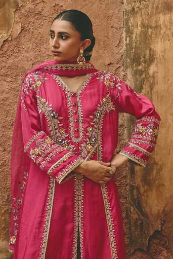 Ajiesh Oberoi_Fuchsia Silk, Organza, Bamboo V-neck, Yes Albeli Embroidered Slit Kurta Pant Set _at_Aza_Fashions