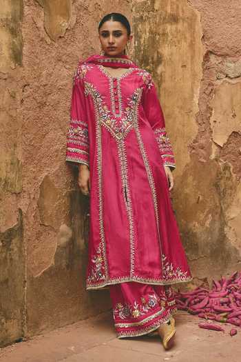 Buy_Ajiesh Oberoi_Fuchsia Silk, Organza, Bamboo V-neck, Yes Albeli Embroidered Slit Kurta Pant Set 