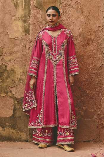 Ajiesh Oberoi Albeli Embroidered Slit Kurta Pant Set
