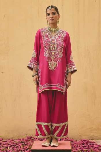 Ajiesh Oberoi_Pink Silk, Bamboo V-neck, Yes Laadli Embroidered Short Kurta And Pant Set _at_Aza_Fashions