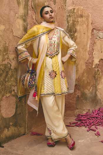 Ajiesh Oberoi Kaiyra Embroidered Color Block Kurta Set