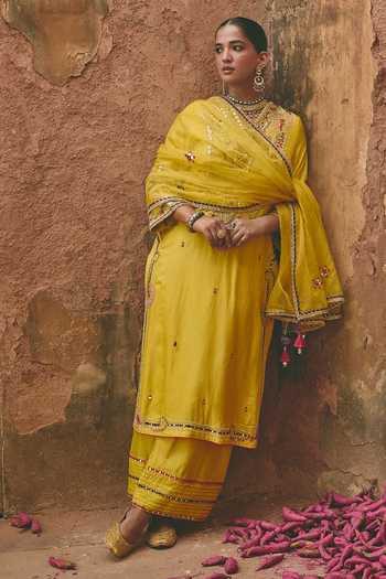 Shop_Ajiesh Oberoi_Yellow Silk, Organza, Bamboo V-neck, Yes Gul-e-kamal Embroidered Kurta Pant Set _Online_at_Aza_Fashions
