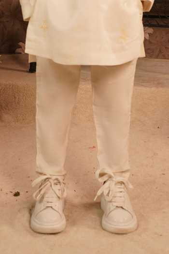 Arani Label Off White Cotton, Muslin, Twill Ivory Blossom Kurta And Pant Set Online at Aza Fashions Arani Label_Off White Cotton, Muslin, Twill Ivory Blossom Kurta And Pant Set _Online_at_Aza_Fashions