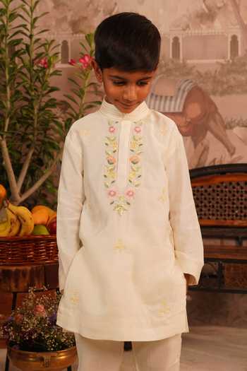 Shop_Arani Label_Off White Cotton, Muslin, Twill Ivory Blossom Kurta And Pant Set _Online_at_Aza_Fashions