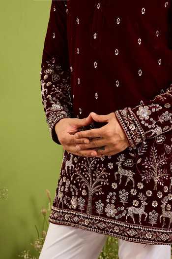Kasbah_Maroon Velvet The Crowned Sculpted Cutdana Short Kurta _Online_at_Aza_Fashions