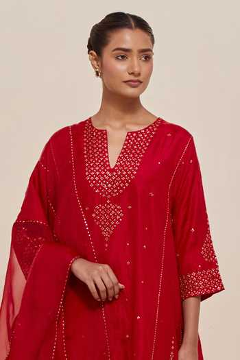 Kora Red , Organza Notched Neck, Yes Short Kalidar Kurta Salwar Set at Aza Fashions Kora_Red , Organza Notched Neck, Yes Short Kalidar Kurta Salwar Set _at_Aza_Fashions