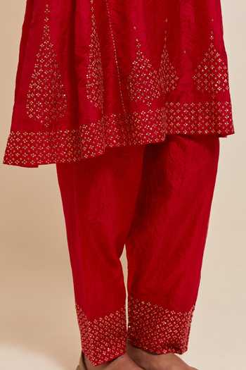 Shop Kora Red , Organza Notched Neck, Yes Short Kalidar Kurta Salwar Set Shop_Kora_Red , Organza Notched Neck, Yes Short Kalidar Kurta Salwar Set