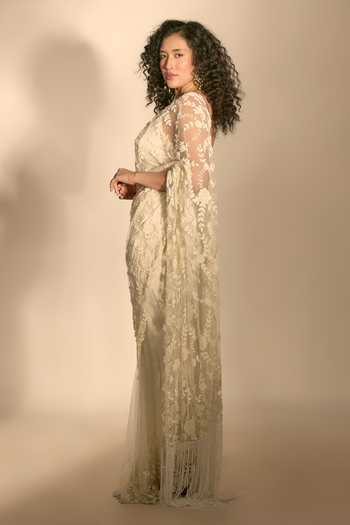Buy_Premya By Manishii_Ivory Georgette, Tulle Scoop Neck Hand Embroidered Saree With Blouse _Online_at_Aza_Fashions