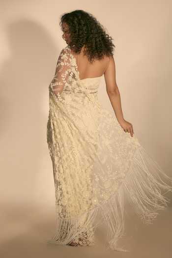 Premya By Manishii_Ivory Georgette, Tulle Scoop Neck Hand Embroidered Saree With Blouse _at_Aza_Fashions