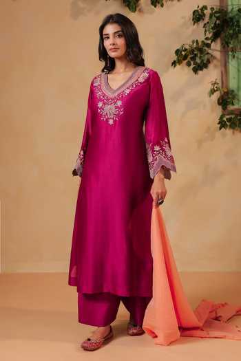 Anshu Wadhwa Embroidered Chanderi Kurta Set 