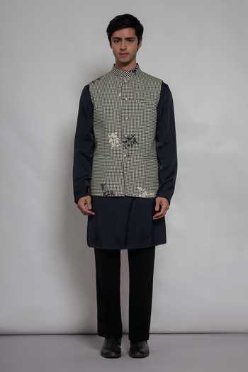 Lacquer Embassy Shishir Bundi & Kurta Set 