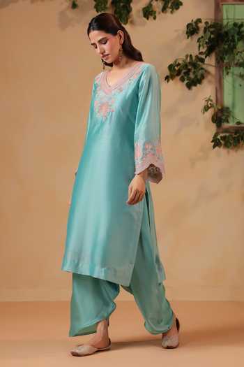 Anshu Wadhwa Embroidered Chanderi Kurta & Dhoti Pant Set 