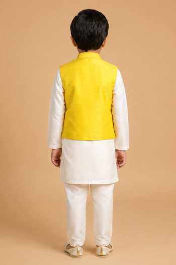 Byb Premium Embroidered Bundi & Kurta Set 