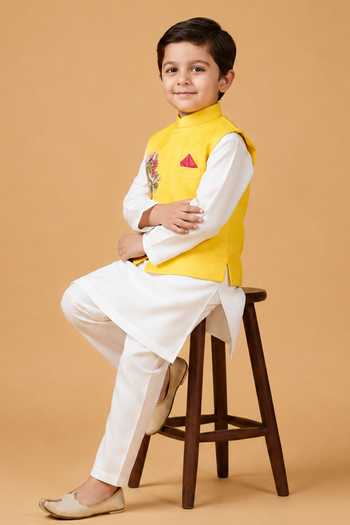 Byb Premium Yellow Chanderi, Viscose, Tissue Embroidered Bundi And Kurta Set at Aza Fashions Byb Premium_Yellow Chanderi, Viscose, Tissue Embroidered Bundi And Kurta Set _at_Aza_Fashions