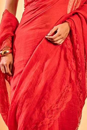 Shop Dressfolk Red Linen Scallop Bordered Saree With Unstitched Blouse Piece Online at Aza Fashions Shop_Dressfolk_Red Linen Scallop Bordered Saree With Unstitched Blouse Piece _Online_at_Aza_Fashions