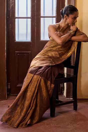 Buy Dressfolk Gold Linen Handwoven Half Saree With Unstitched Blouse Online at Aza Fashions Buy_Dressfolk_Gold Linen Handwoven Half Saree With Unstitched Blouse _Online_at_Aza_Fashions