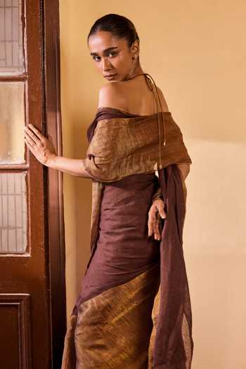 Shop Dressfolk Gold Linen Handwoven Half Saree With Unstitched Blouse Online at Aza Fashions Shop_Dressfolk_Gold Linen Handwoven Half Saree With Unstitched Blouse _Online_at_Aza_Fashions