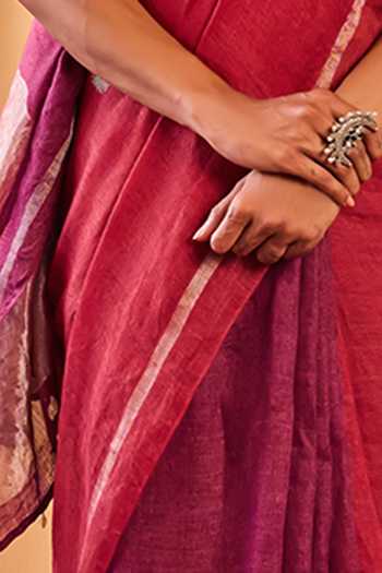 Buy Dressfolk Red Linen Saree With Unstitched Blouse Piece Online at Aza Fashions Buy_Dressfolk_Red Linen Saree With Unstitched Blouse Piece _Online_at_Aza_Fashions