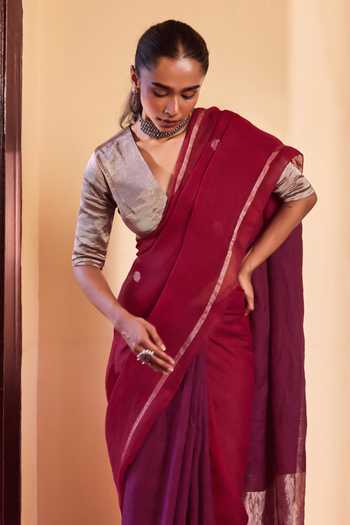 Shop Dressfolk Red Linen Saree With Unstitched Blouse Piece Online at Aza Fashions Shop_Dressfolk_Red Linen Saree With Unstitched Blouse Piece _Online_at_Aza_Fashions
