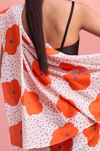 Buy Dressfolk Black Cotton Printed Floral Saree With Unstitched Blouse Piece Buy_Dressfolk_Black Cotton Printed Floral Saree With Unstitched Blouse Piece